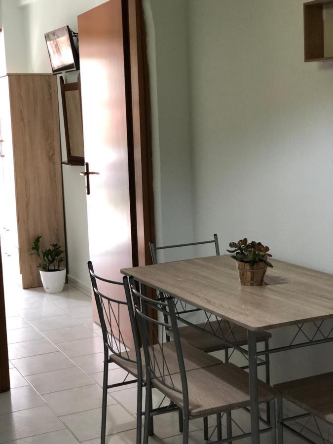 Thealos Inn Vrasná Eksteriør bilde