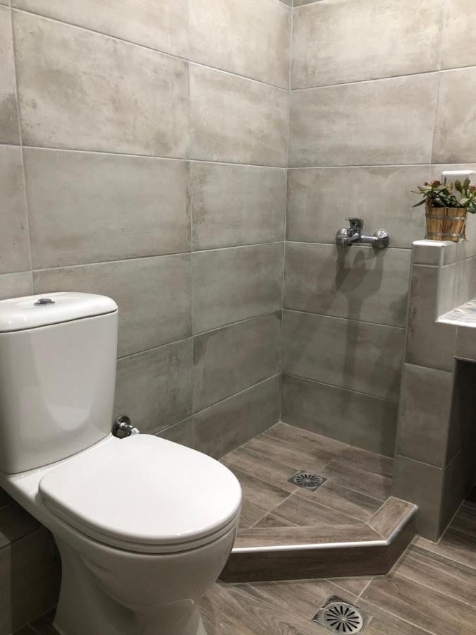 Thealos Inn Vrasná Eksteriør bilde